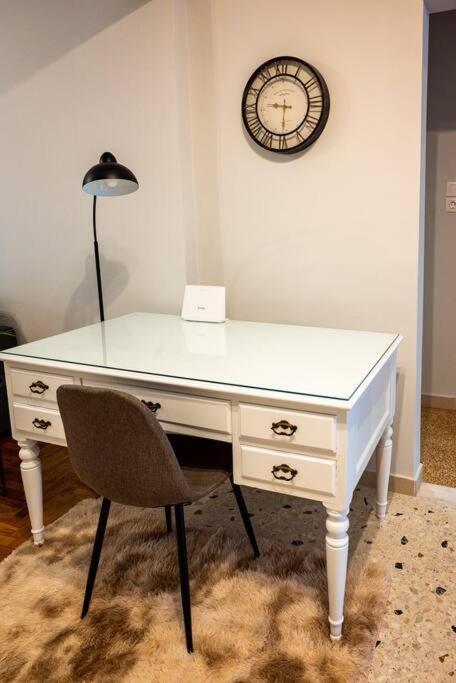 The Athenian Hideaway 2- Bedroom Apartment In Thiseio 외부 사진